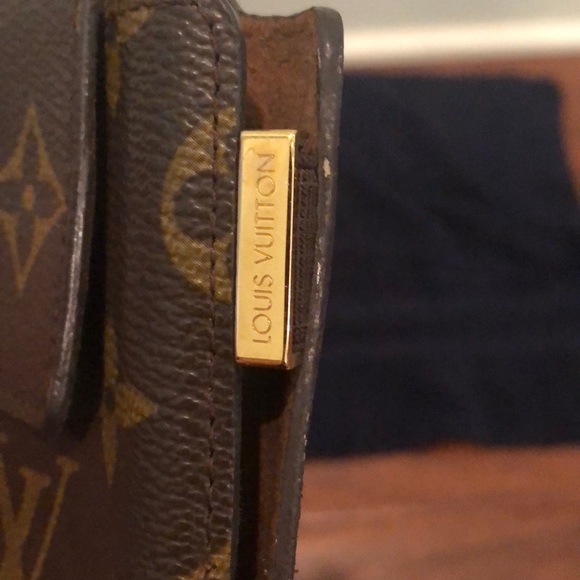 Louis Vuitton cellphone case - Picture 2 of 7